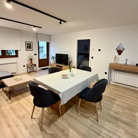 Apartamento Laros Pios 4 *